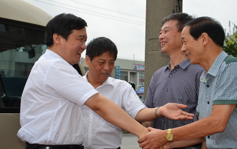 2012年8月,嘉興市委書記、人大主任李衛(wèi)寧一行蒞臨公司視察指導(dǎo)