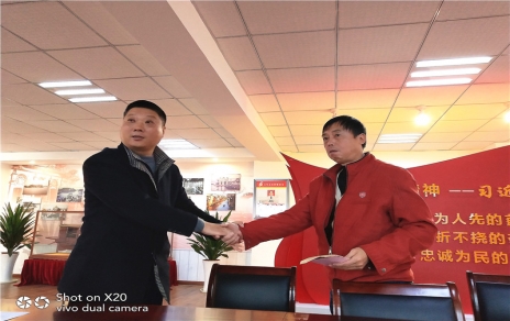 給堅持原則忠于職守的職工點個大大的贊！