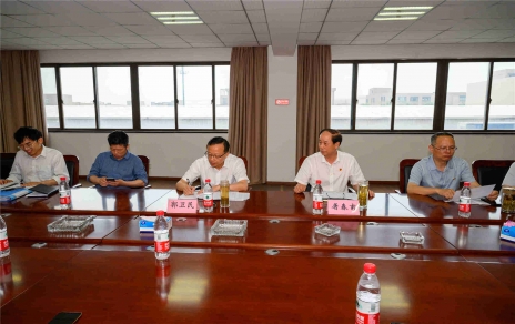 嘉興商品交易產(chǎn)業(yè)園管理辦公室對我公司蔬菜批發(fā)市場 開展“守根脈、保平安、辦實(shí)事”網(wǎng)格大走訪座談會(huì)