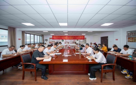 以學(xué)促行、以行促干、正風(fēng)肅紀(jì)，勤廉并重干事業(yè)！