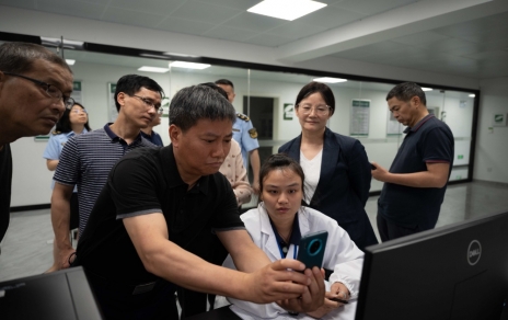 國家統(tǒng)計局浙江調查總隊及嘉興市咨詢委一行前來我司考察調研